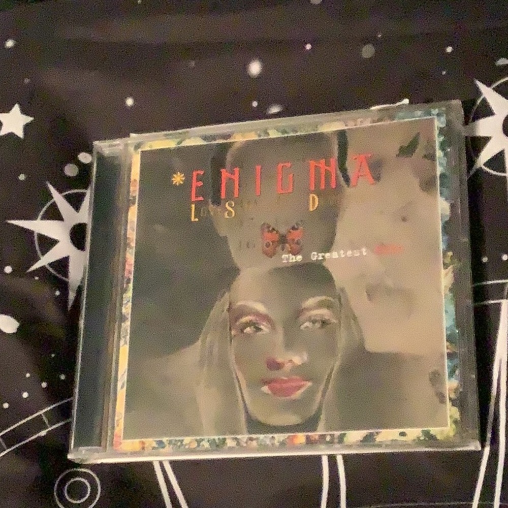 Enigma CD Love Songs Devotion the greatest hits in great shape in box